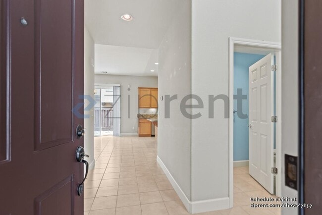 Building Photo - Unit