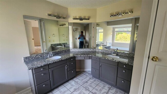 Building Photo - 4543 Westray Dr