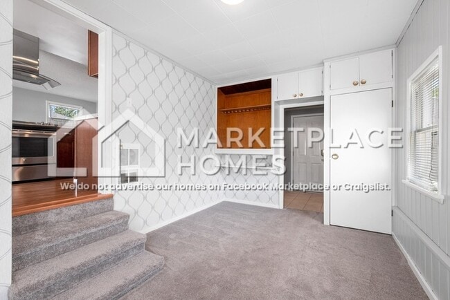 Building Photo - 615 S 225th St