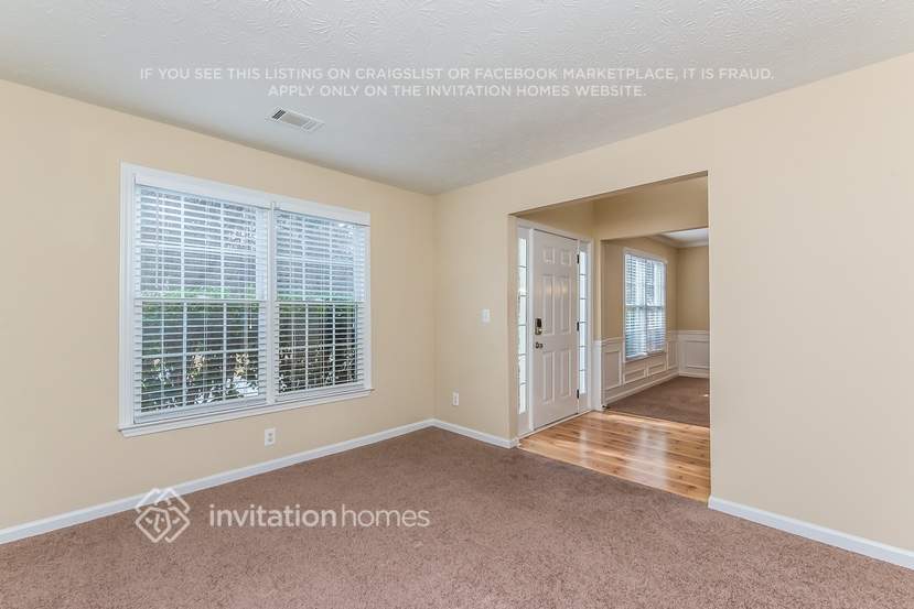 Building Photo - 1040 Deer Hollow Dr