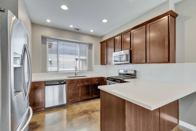 Building Photo - 3505 Villa Ct