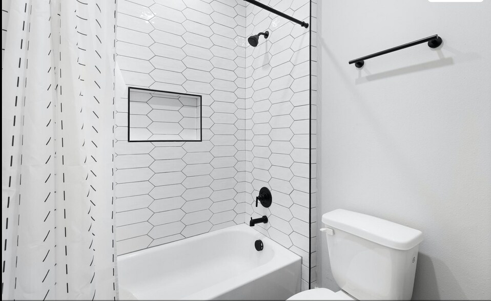 Building Photo - 7033 Avenue L