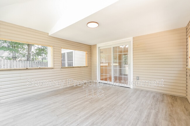 Building Photo - 2 Lucha Ct