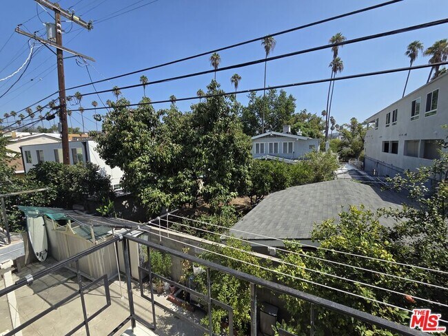 Building Photo - 1532 N Harvard Blvd