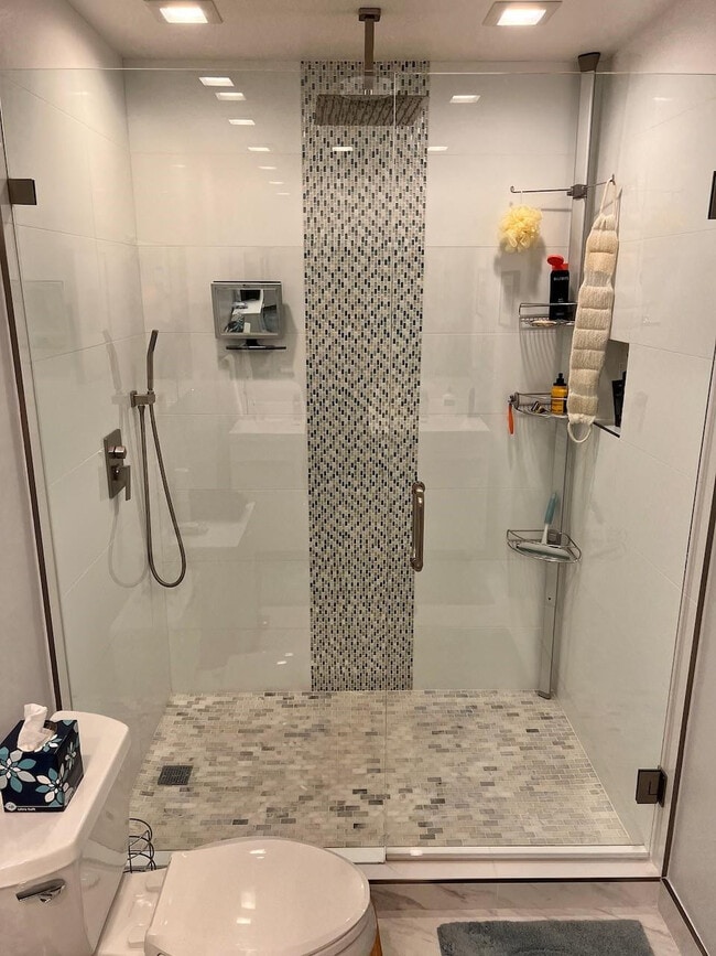 Building Photo - 4021 N Cypress Dr