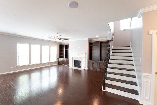 Building Photo - Coming Available!