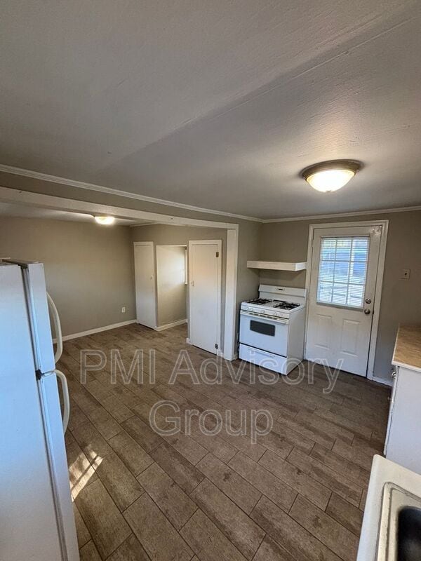 Building Photo - 308 Chestnut St