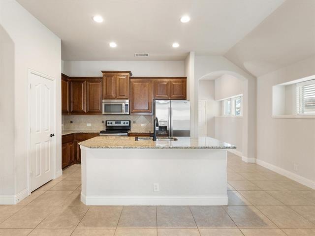 Building Photo - 2106 Hanakoa Falls Dr