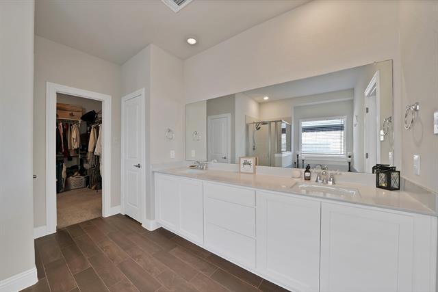 Building Photo - 10928 Canyon Mine Dr