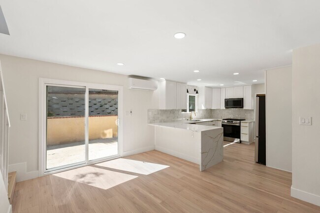 Building Photo - 3646 Curlew St