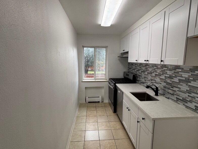 Building Photo - 85 N Grant St