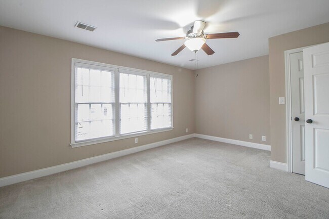 Building Photo - 605 Anderson Dr