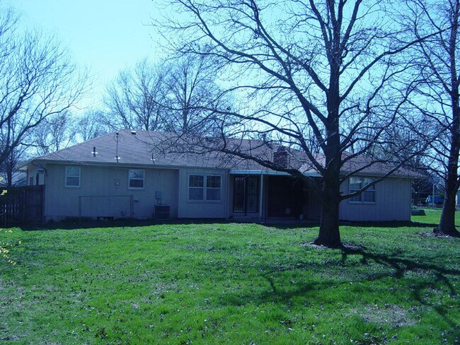 Building Photo - 3310 S. SOUTHLYN PL. - NO PETS - CALL OFFI...