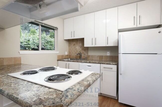 Building Photo - Charming two Bedroom in Mt. Tabor