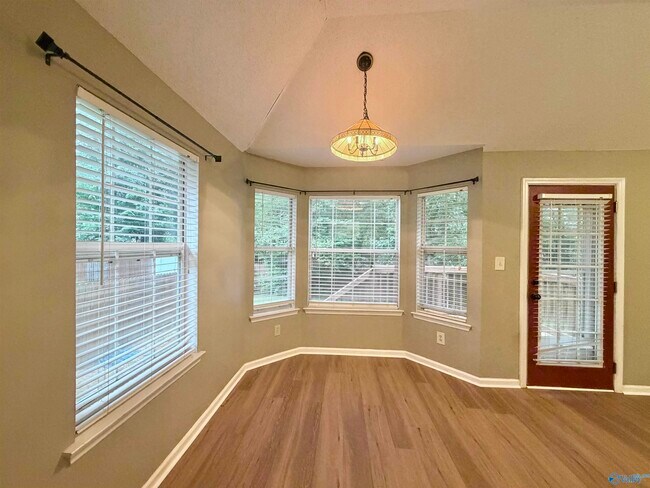 Building Photo - 105 Sugarwood Ct