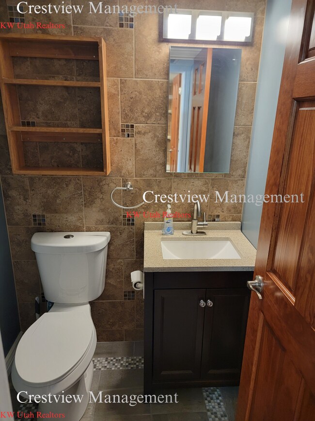 Building Photo - Broadway Condo