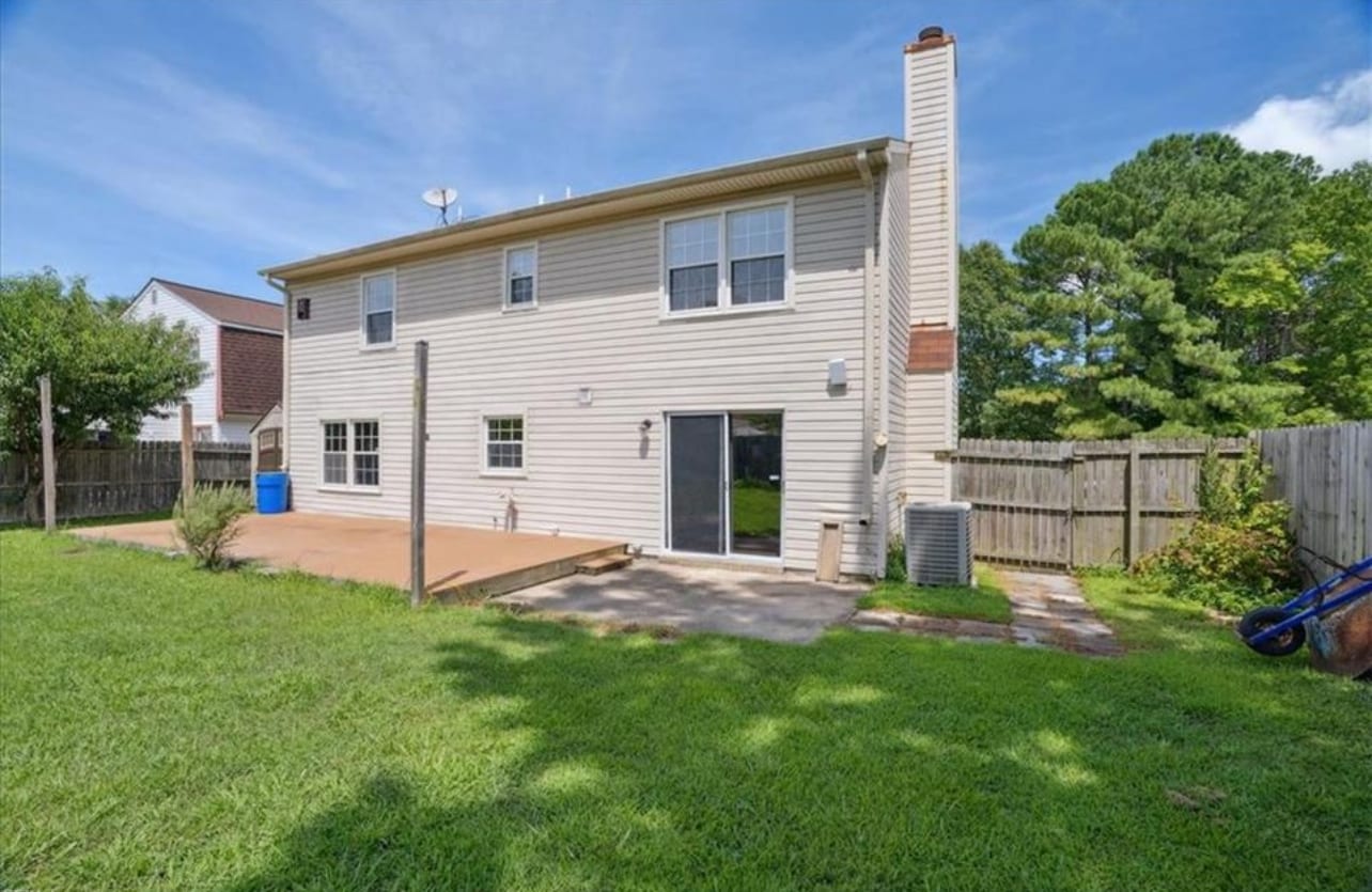 Building Photo - 1288 Hillock Xing
