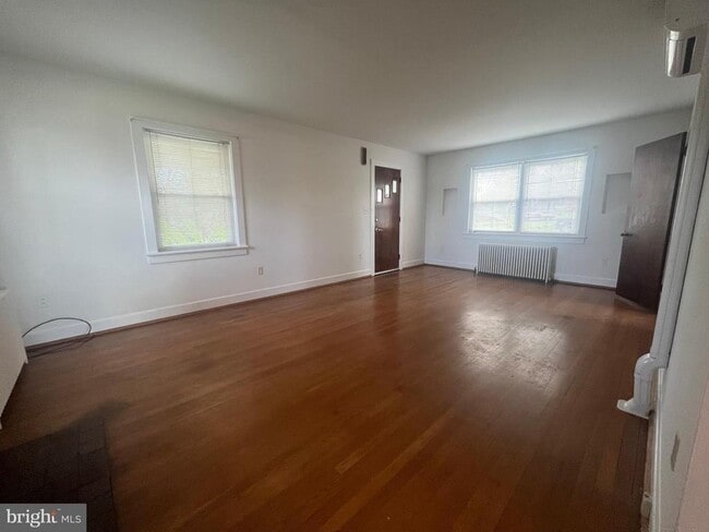Building Photo - 10924 Buchanan Trail E