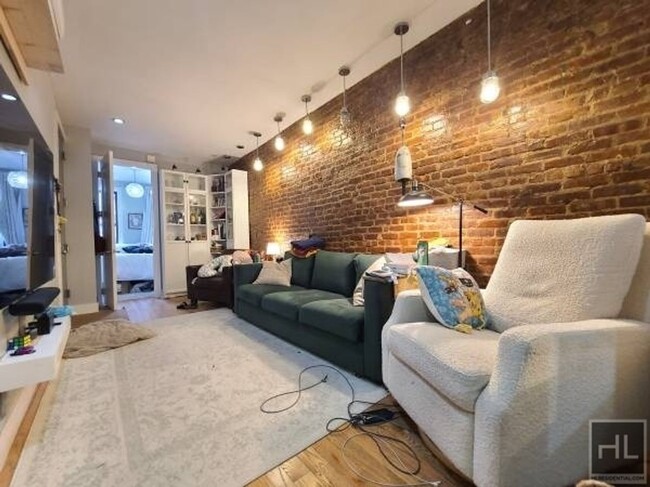 Building Photo - HALSEY STREET LARGE 3BR/Private Backyard/L...
