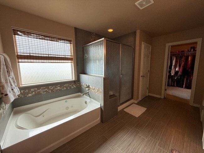 Building Photo - 6 Bed 4 Bath Home with 4,913 Sqft Near Peterson Space Force Base & Schriever Space Force Base!!!