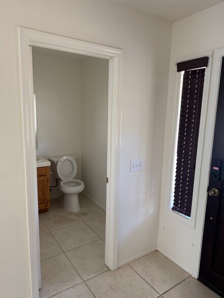 Building Photo - 473 Ali Way
