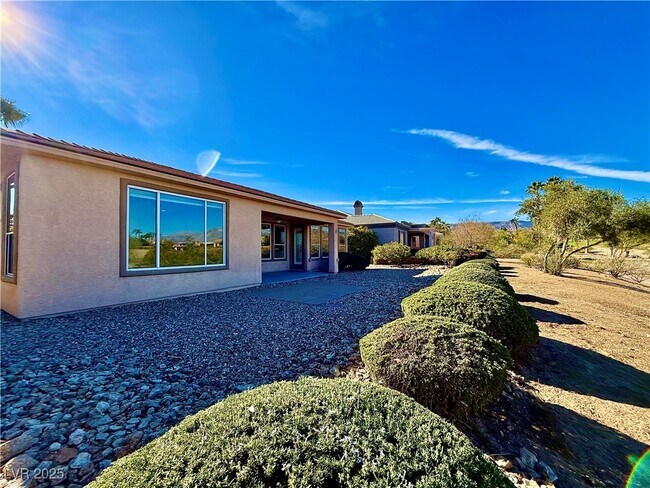 Building Photo - 10276 Romantico Dr