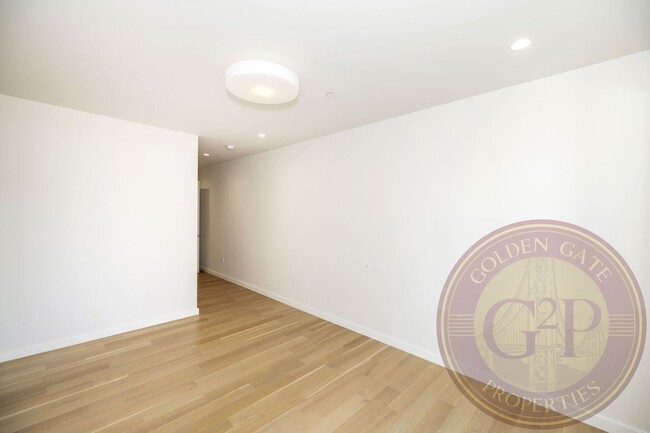 Building Photo - Mission - 2 BR, 2 BA Condo 1,322 Sq. Ft. -...