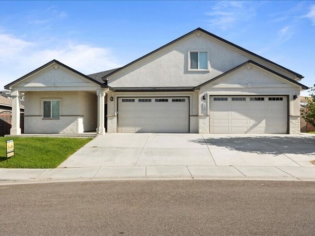 Building Photo - 7002 W 28th Ave