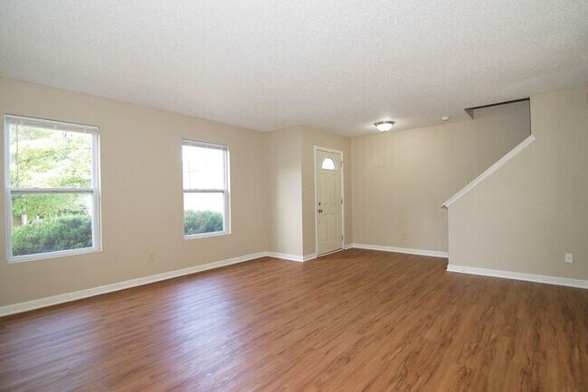 Building Photo - LOVELY 3 BEDROOM, 2.5 BATHROOM HOME IN DESIRABLE NOBLESVILLE!