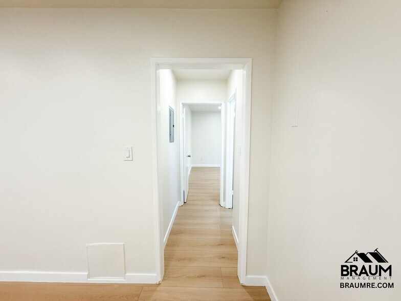 Building Photo - 5611 Fulcher Ave
