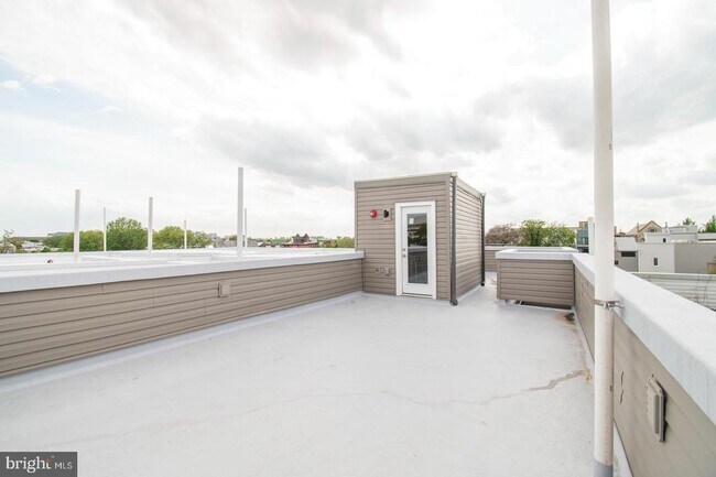 Building Photo - 1206 N 24th St