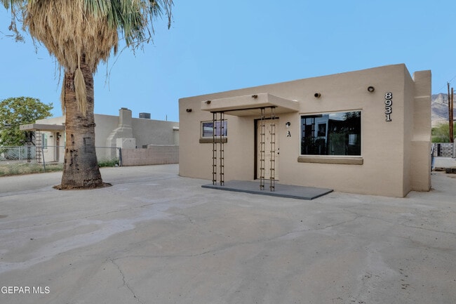 Building Photo - 8931 Robert Dr