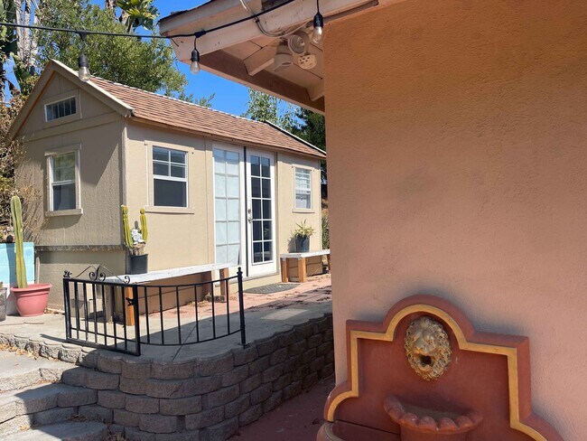 Building Photo - 14680 Penasquitos Dr