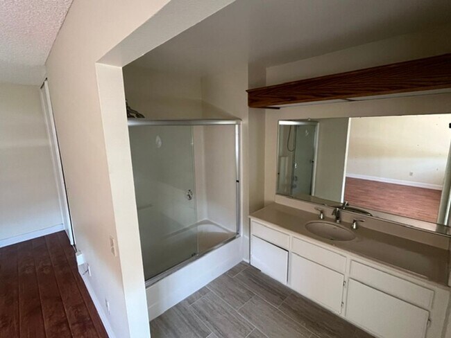 Building Photo - 15377 Bambi Ct