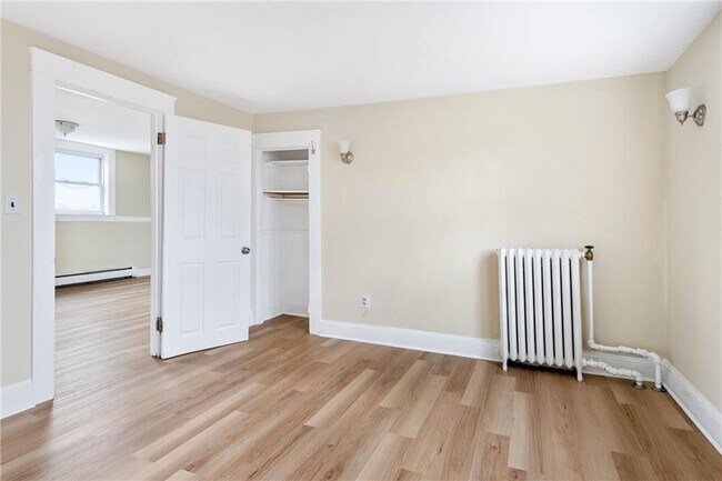 Building Photo - 427 Spring St