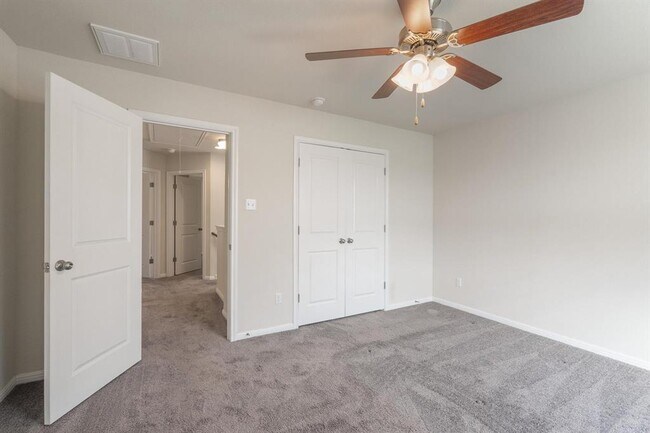 Building Photo - 18000 Malnati Dr