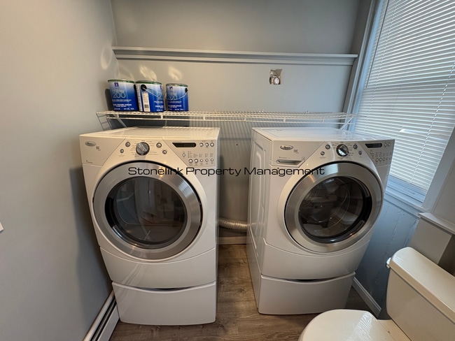 Building Photo - 83 Arnold St