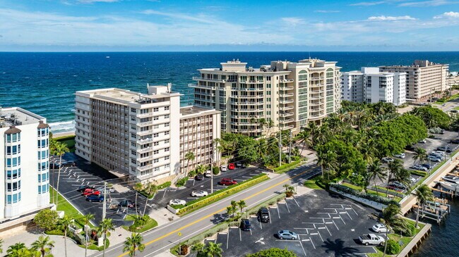 Building Photo - 1069 Hillsboro Mile