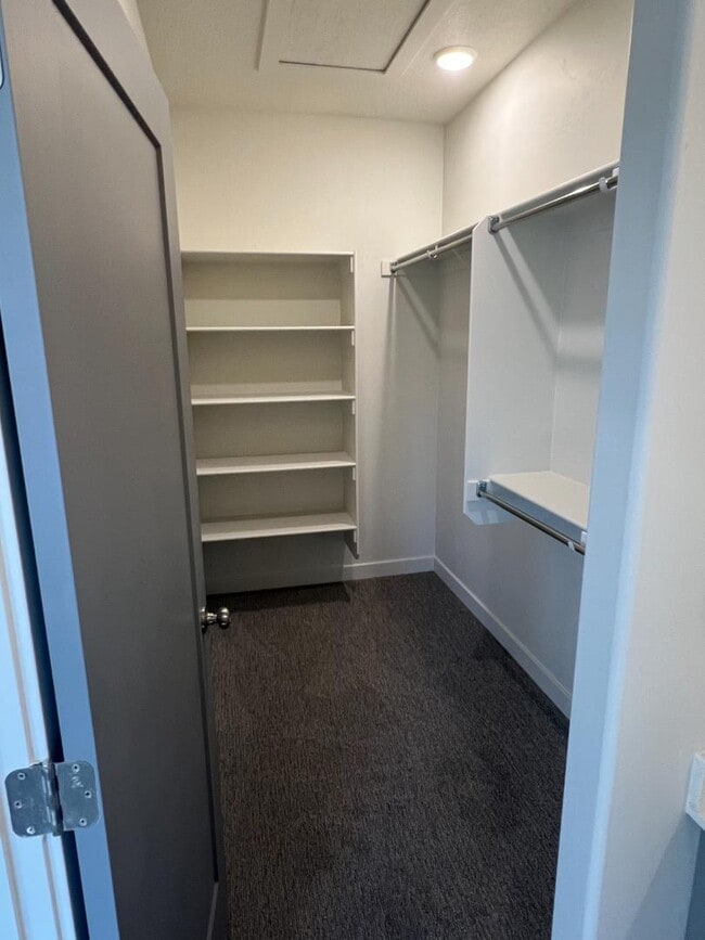 Building Photo - 636 E 12225 S