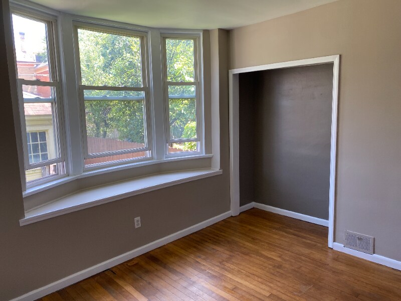 Building Photo - 1132 Portland St