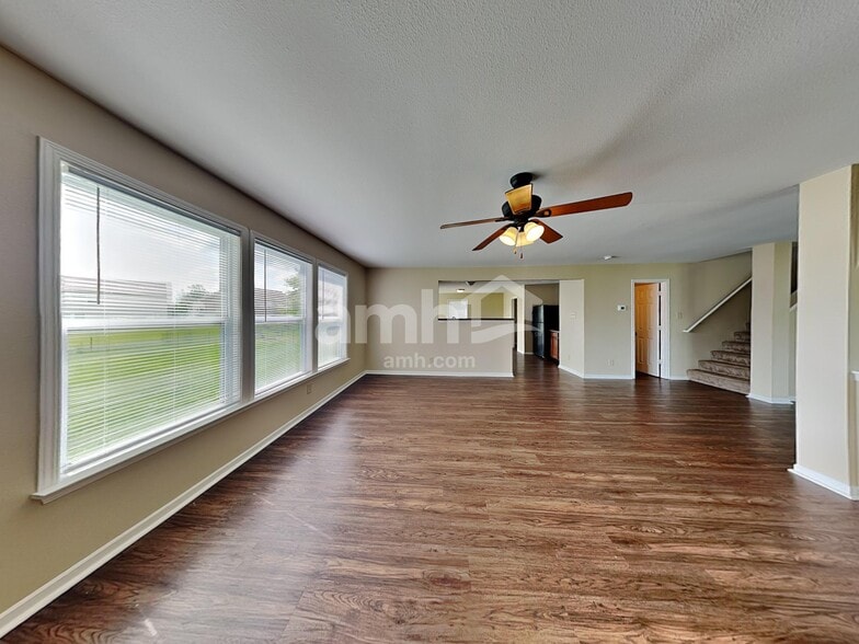 Building Photo - 8243 Retreat Ln