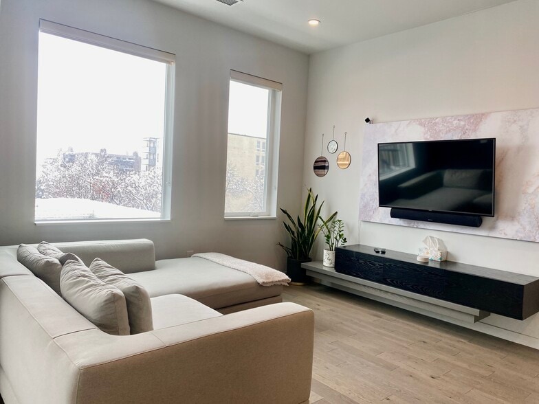 Living Room - 1300 N Ogden St