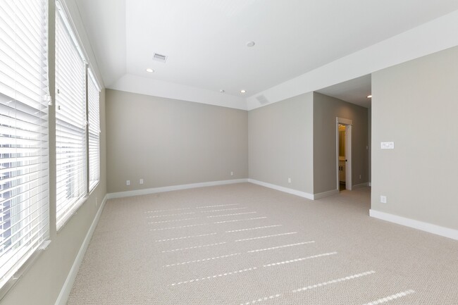 Building Photo - 5214 Pinemont Creek Ln