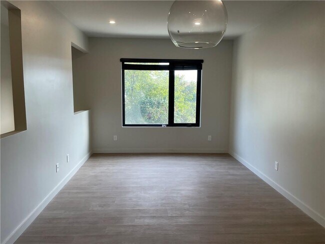 Building Photo - 47 Matilda St