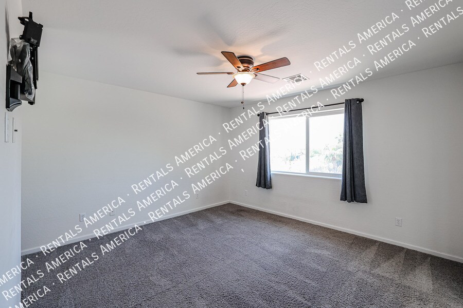 Building Photo - 11862 N 79th Dr
