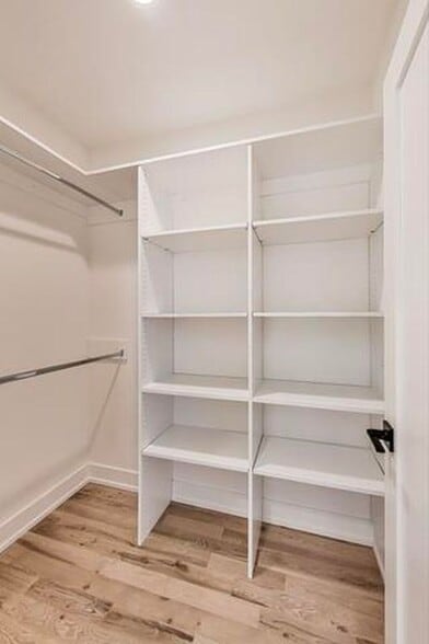 Building Photo - 5015 N Lincoln Ave