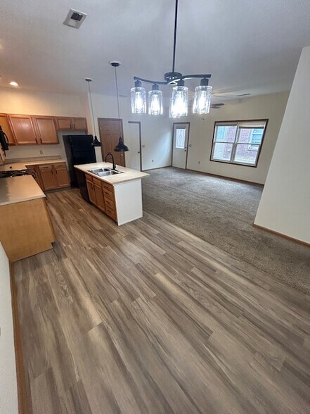 Building Photo - 1529 Williamsburg Pl