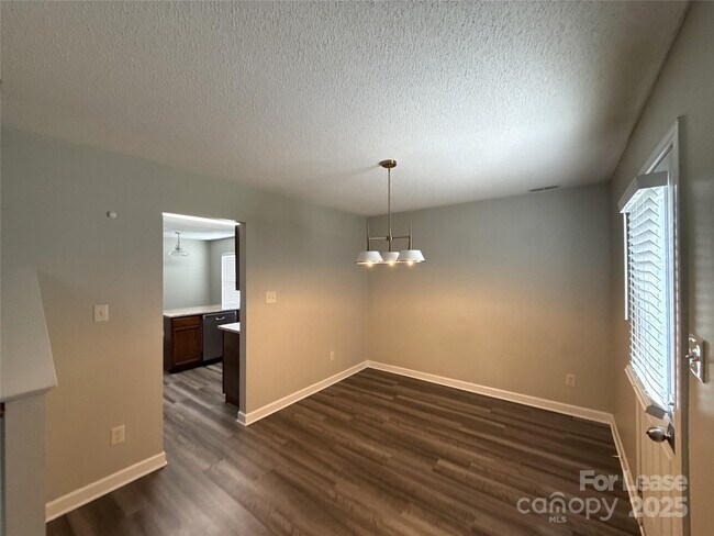 Building Photo - 3006 Longspur Dr