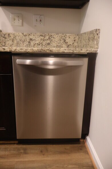 New Dishwasher - 7617 Swan Ter