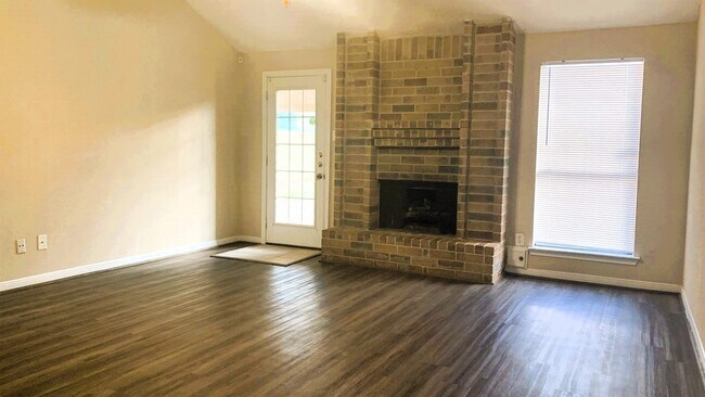 Building Photo - 3730 Village Grove Dr